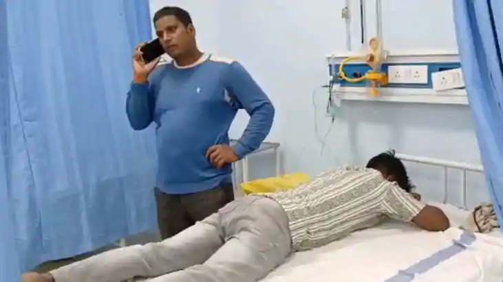 गोपालगंज में क्रिकेट विवाद ने ली हिंसक शक्ल, युवकों की हालत गंभीर, दो आरोपी गिरफ्तार गोपालगंज में क्रिकेट विवाद ने ली हिंसक शक्ल, युवकों की हालत गंभीर, दो आरोपी गिरफ्तार