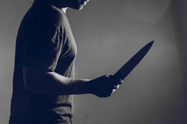 बिहार: क्रिकेट मैदान बना खूनी जंग का अखाड़ा, युवक पर चाकू से हमला, दो आरोपी गिरफ्तार बिहार: क्रिकेट मैदान बना खूनी जंग का अखाड़ा, युवक पर चाकू से हमला, दो आरोपी गिरफ्तार