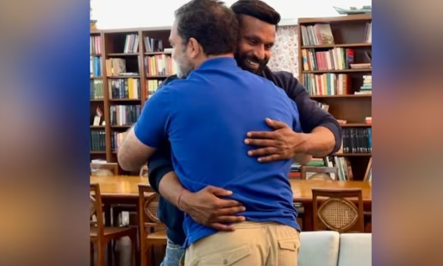 कोटद्वार वाले मोहम्मद दीपक से मिले राहुल गांधी, गले लगाकर बोले- ऐसी ही लौ हर युवा में जलनी चाहिए कोटद्वार वाले मोहम्मद दीपक से मिले राहुल गांधी, गले लगाकर बोले- ऐसी ही लौ हर युवा में जलनी चाहिए