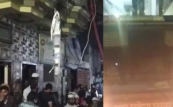 मेरठ में खौफनाक हादसाः महिला-बच्चों समेत 6 लोगों की जलकर मौत मेरठ में खौफनाक हादसाः महिला-बच्चों समेत 6 लोगों की जलकर मौत