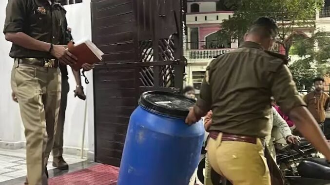 ब्लिंकिट से मंगवाए चाकू, बाजार से खरीदी आरी-ड्रम… बेटे ने ऐसे रची पिता की हत्या की साजिश ब्लिंकिट से मंगवाए चाकू, बाजार से खरीदी आरी-ड्रम… बेटे ने ऐसे रची पिता की हत्या की साजिश