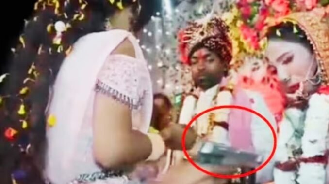 जयमाला के बाद स्टेज पर UP के दूल्हे के सामने बिहार की दुल्हन को मारी गई गोली जयमाला के बाद स्टेज पर UP के दूल्हे के सामने बिहार की दुल्हन को मारी गई गोली