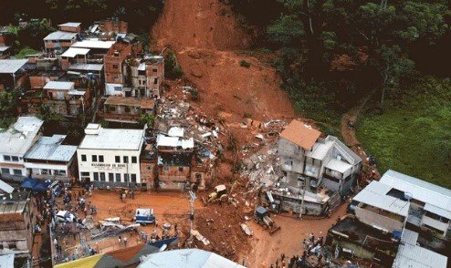 भीषण बाढ़ से हाहाकार: अब तक 46 लोगों की मौत, विचलित कर रहा मंजर भीषण बाढ़ से हाहाकार: अब तक 46 लोगों की मौत, विचलित कर रहा मंजर