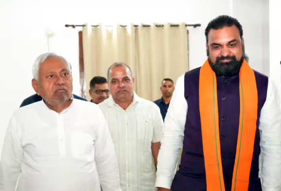 बिहार: विधान परिषद की 9 सीटों पर चुनाव का ऐलान, नीतीश कुमार की सीट पर भी उपचुनाव, नतीजे कब? बिहार: विधान परिषद की 9 सीटों पर चुनाव का ऐलान, नीतीश कुमार की सीट पर भी उपचुनाव, नतीजे कब?