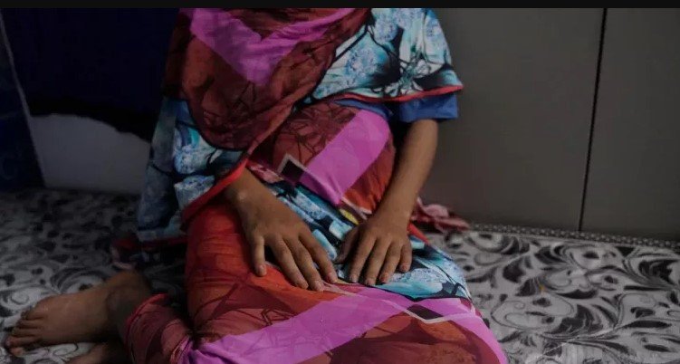 दलित लड़की को हिंदू बन फंसाया, खून से नहलाया, फिर तमंचे के बल पर… दलित लड़की को हिंदू बन फंसाया, खून से नहलाया, फिर तमंचे के बल पर…